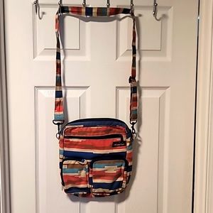 Kavu crossbody. 12x12
